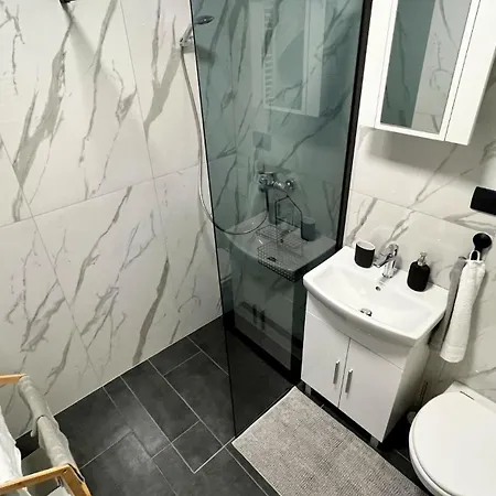 Mali Raj Apartamento Mengeš