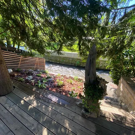 Διαμέρισμα Mali Raj *