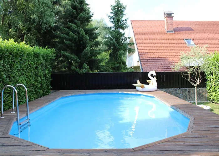 Mali Raj Apartma Menges