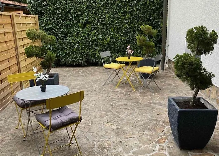 Mali Raj Apartma Menges